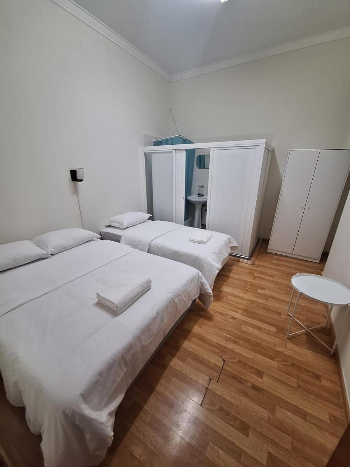 Residencial Ideal Hostel *