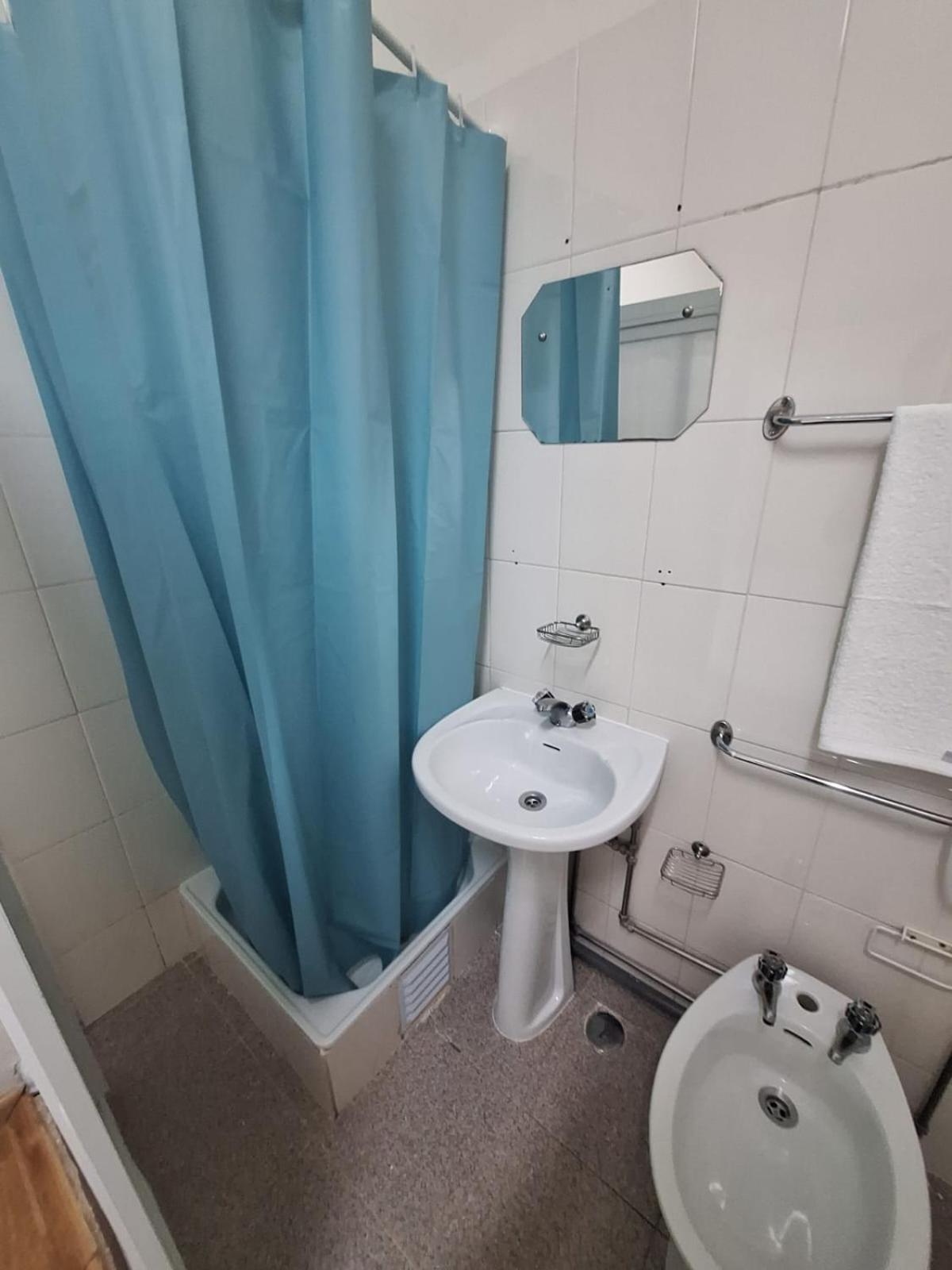 Residencial Ideal Hostel *